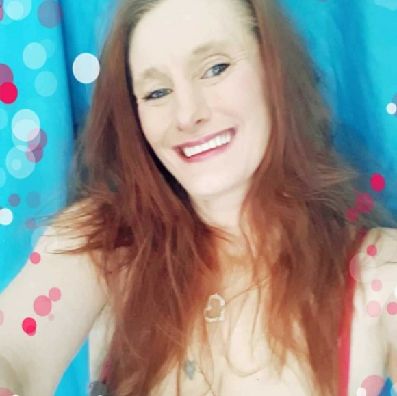 Meet your Posher, Deanna - Picture 2 of 2